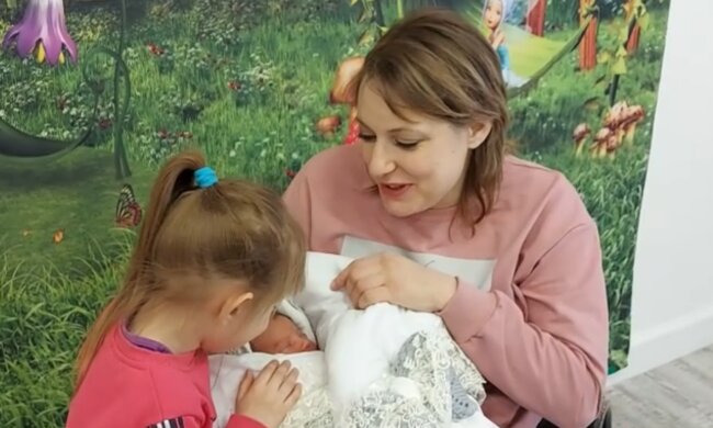 Kadrija und ihre Kinder. Quelle: Screenshot Youtube