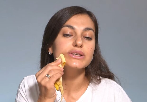 Bananen-Botox-Trend. Quelle: Screenshot Youtube