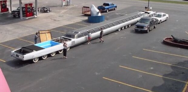 "Der amerikanische Traum": So sieht die längste Limousine der Welt mit Whirlpool und Hubschrauberlandeplatz aus