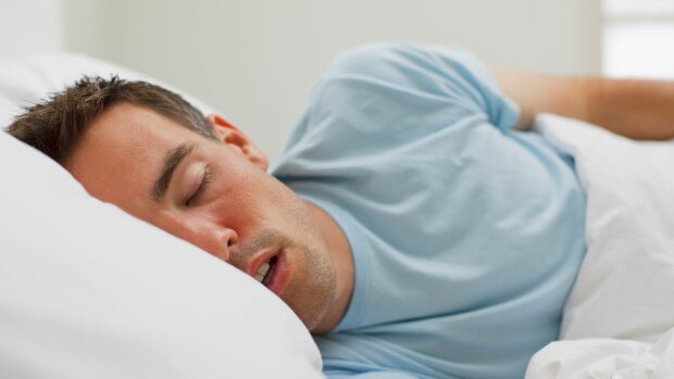 Arzt erklärt, warum Sie nach der Hitzewelle immer noch müde sind - weil Sie vielleicht ein "Schlafproblem" haben