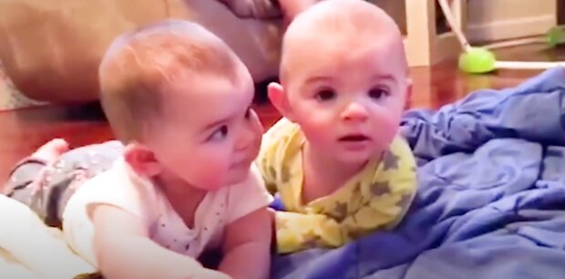 Eine Frau hat Zwillinge von verschiedenen Vätern zur Welt gebracht: das kommt sehr selten vor